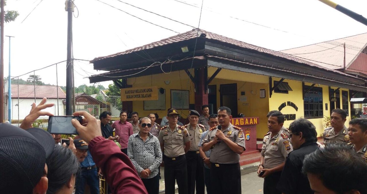 Aksi Solidaritas Ketua AJI Palu, Jurnalis Tolitoli Datangi Polsek Baolan dan Polres Tolitoli