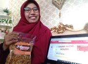 Susi Susanti,  Jual 100 Bungkus Bawang Goreng Lewat Bukalapak Tiap Bulan