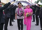 VIDEO: Ratusan Personel Polisi Antar Brigjen Pol Ermy di Farewell Parade