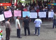 VIDEO: Minta Administrasi Pelabuhan Dikembalikan, Buruh Kapal di Donggala Berunjukrasa