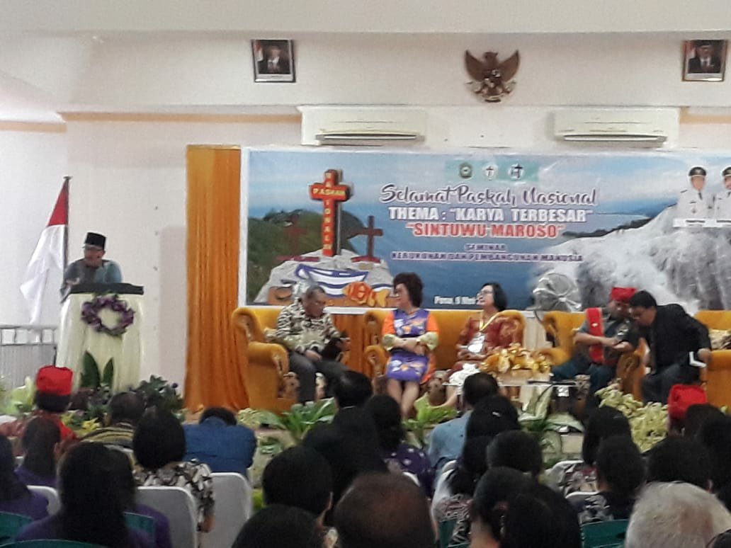 Ketua MUI Palu Prof Dr H Zainal Abidin MAg menjadi salah satu pembicara pada seminar kerukunan dan pembangunan manusia dalam rangka perayaan Paskah Nasional di Kabupaten Poso, Kamis