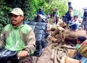 Penuh Perjuangan, Tujuh Kotak Suara Pemilu Dibawa Melintasi Lokasi Bencana Sigi