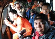 Dikepung Comulunimbus dengan Heli Super Puma di Teluk Tomini