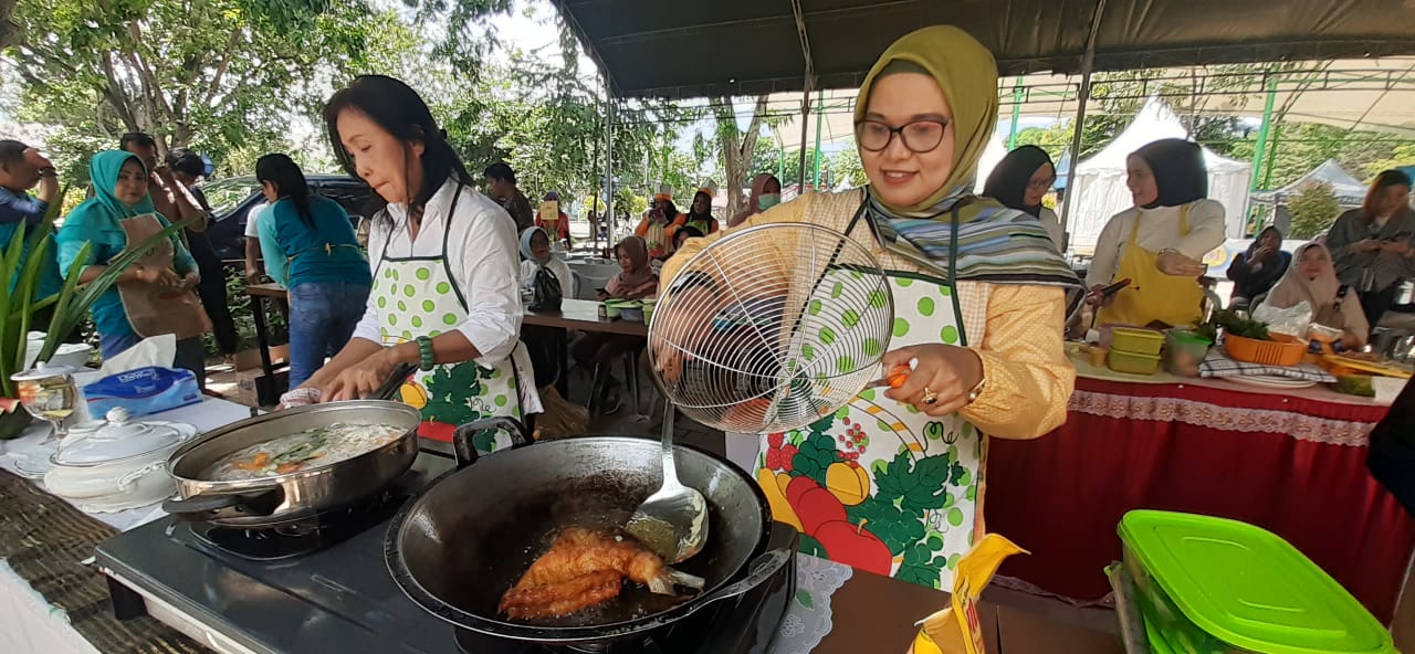 Beranda Lifestyle Kuliner Palu Seafood Festival Jadi Agenda Tahunan KulinerPalu Seafood Festival Jadi Agenda TahunanRifaldy Kalbadjang2 min bacaSabtu, 23 November 2019Sabtu, 23 November 20191136×Palu Seafood Festival Jad