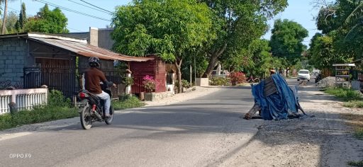 Jalan Berlubang di Kotapulu Resahkan Pengendara