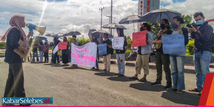 Mahasiswa UNTAD Tuntut Petinggi Universitas Adakan Dialog Keringanan UKT di Masa Pandemi