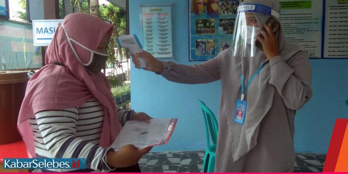 SDN 15 Palu Terapkan Protokol Kesehatan dalam Pendaftaran Calon Siswa Baru