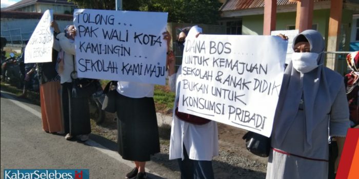 Tuding Gelapkan Dana BOS, Guru dan Staf SMPN 19 Palu Minta Walikota Ganti Kepsek