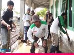 FPI Sulteng Turun ke Lokasi Bencana Parimo Bersihkan Lumpur Banjir