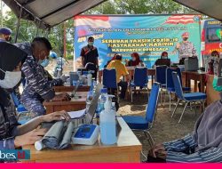 Lanal Palu  Laksanakan Serbuan Vaksinasi Covid-19 Kepada Masyarakat Maritim Kecamatan Banawa Donggala