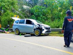 Menguap, Lalu Braaakk…, Grandmax Open Tabrak Sigra di Penurunan Santigi Desa Bolano Barat