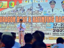 Meriahkan HUT Morut, Wabup Djira Buka Lomba Perahu Naga dan katinting di Tanggul Kolonodale