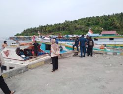 Gelombang Tinggi, Sudah Sepekan Kapal di Dermaga Ampana tidak Diizinkan Berlayar 