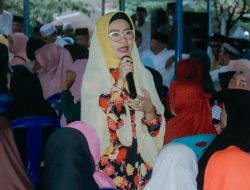 Nilam Sari Lawira dengar Aspirasi sambil berbuka puasa bersama ribuan warga Alindau