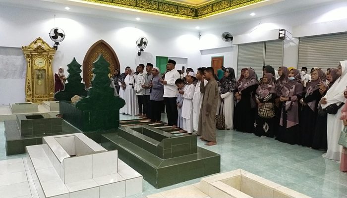 Tahun Baru 1 Muharram 1445 H, PB Persaudaraan Indonesia Berzikir Ziarahi Makam Tokoh dan Ulama Sulteng