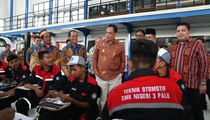 Kunjungi Beberapa SMA dan SMK di Palu, ini motivasi Wakil Gubernur Ma’mun Amier terhadap para siswa