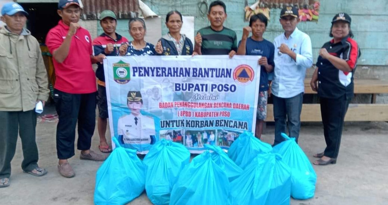 BPBD Poso beri bantuan kepada 7 KK Korban Angin Puting Beliung di Desa Bariri