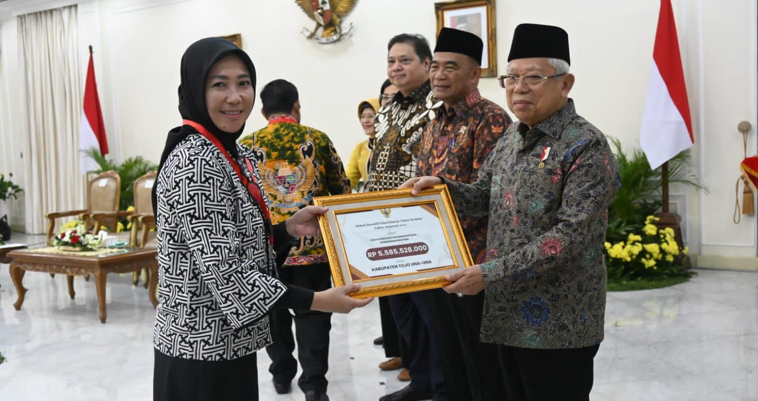 Kabupaten Tojo Unauna Raih Penghargaan Insentif Fiskal 2023 dari Pemerintah Pusat