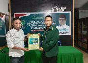 Petarung Balonbup Morowali Iksan B Abd Rauf Terima Formulir Dari DPC Partai PKB Morowali