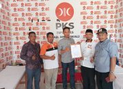 Inginkan Perubahan Untuk Morowali, Iksan B Abd Rauf Terima Formulir Pendaftaran Dari Partai PKS