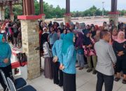 Pj Bupati Morowali Berbagi Tali Asih dengan Petugas Kebersihan Jelang Idul Fitri