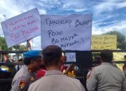 Aksi Demo di Depan Rujab Bupati Poso, Sebut Verna Inkiriwang Penipu