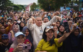 Ribuan Masyarakat di Kabupaten Banggai Laut ikut Jalan Santai Bersama Ahmad Ali