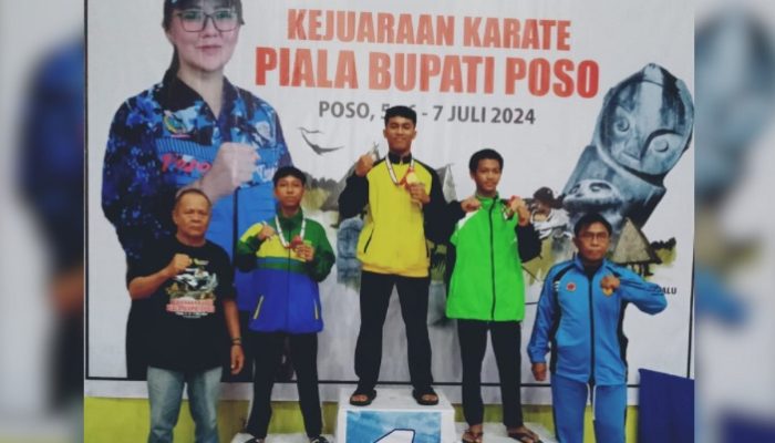 Siswa SMKN 2 Ampana Kota Raih Medali Emas Kejuaraan Karate Piala Bupati Poso