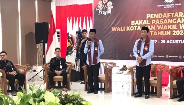 Pasangan Hidayat dan Andi Nur B Lamakarate Resmi Daftar di KPUD Palu