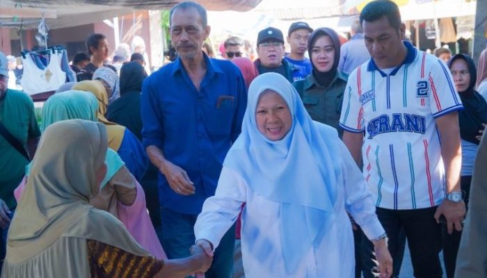 Blusukan di Pasar Tradisional Lasoani, dr. Reny Lamadjido Dorong Penguatan Ekonomi Lokal