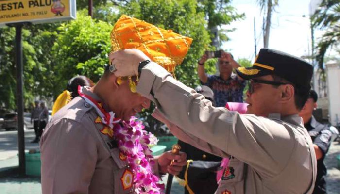 Kombes Pol. Deny Abrahams Disambut Pedang Pora, Kombes Pol. Barliansyah Sampaikan Terima Kasih kepada Masyarakat Palu